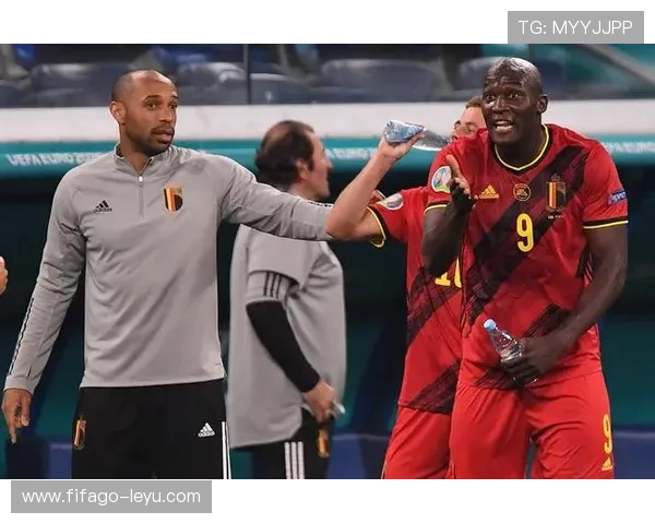 姆巴佩234球超越亨利!跻身法国球员五大联赛射手榜前三,仅次于本泽马与拉孔布 姆巴佩234球超越亨利!跻身法国球员五大联赛射手榜前三,仅次于本泽马与拉孔布